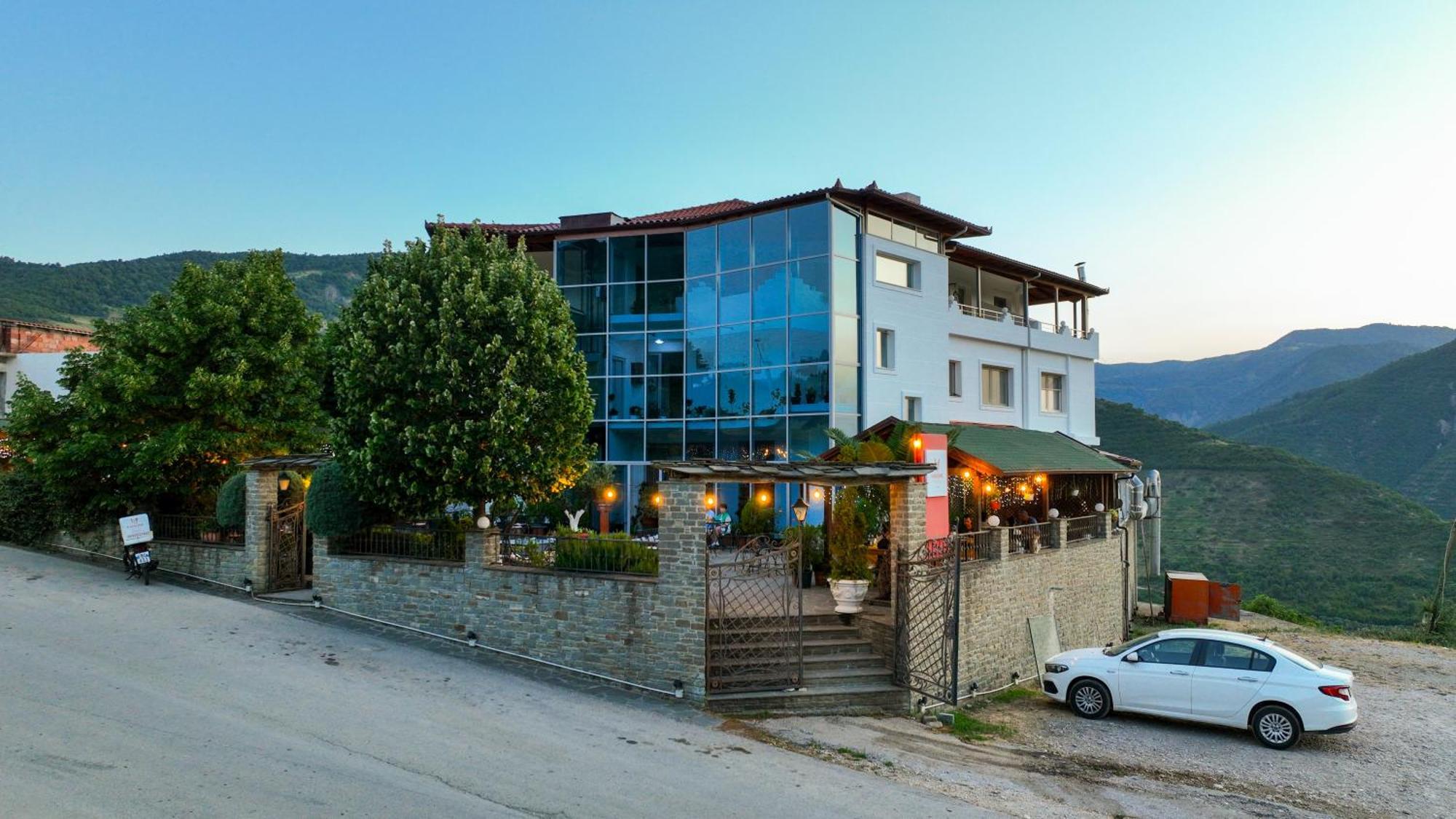 Hotel Kanione Cerenisht Buitenkant foto