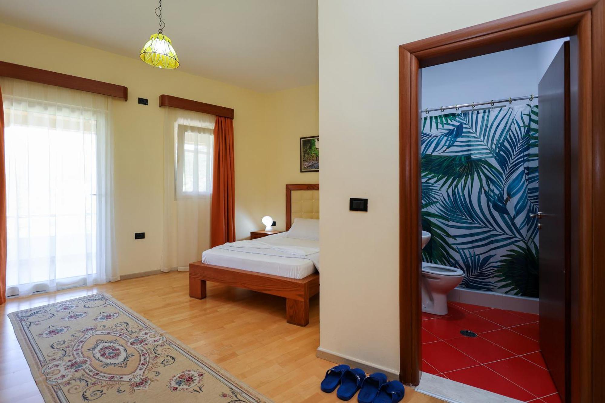 Hotel Kanione Cerenisht Buitenkant foto