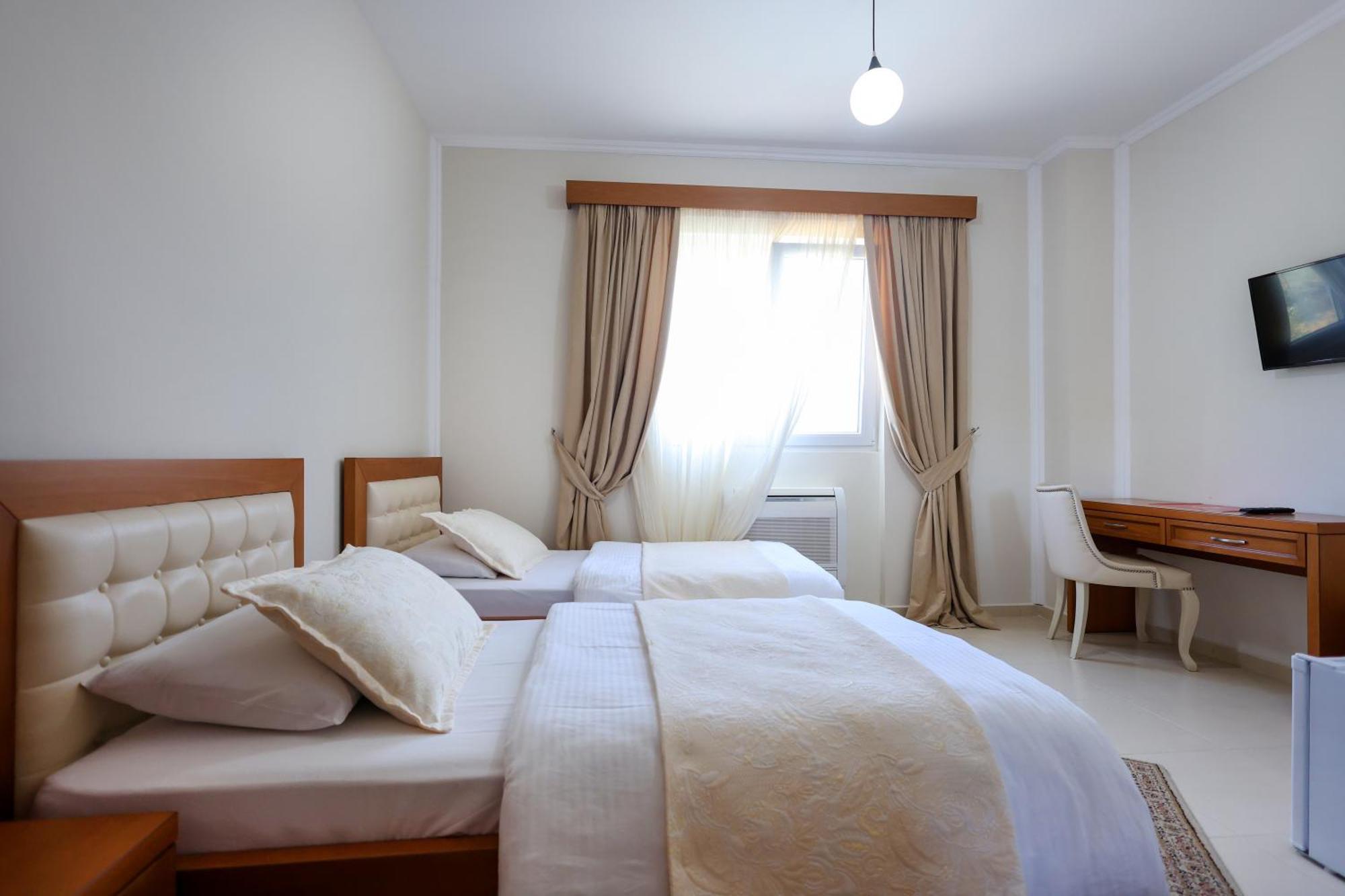 Hotel Kanione Cerenisht Buitenkant foto
