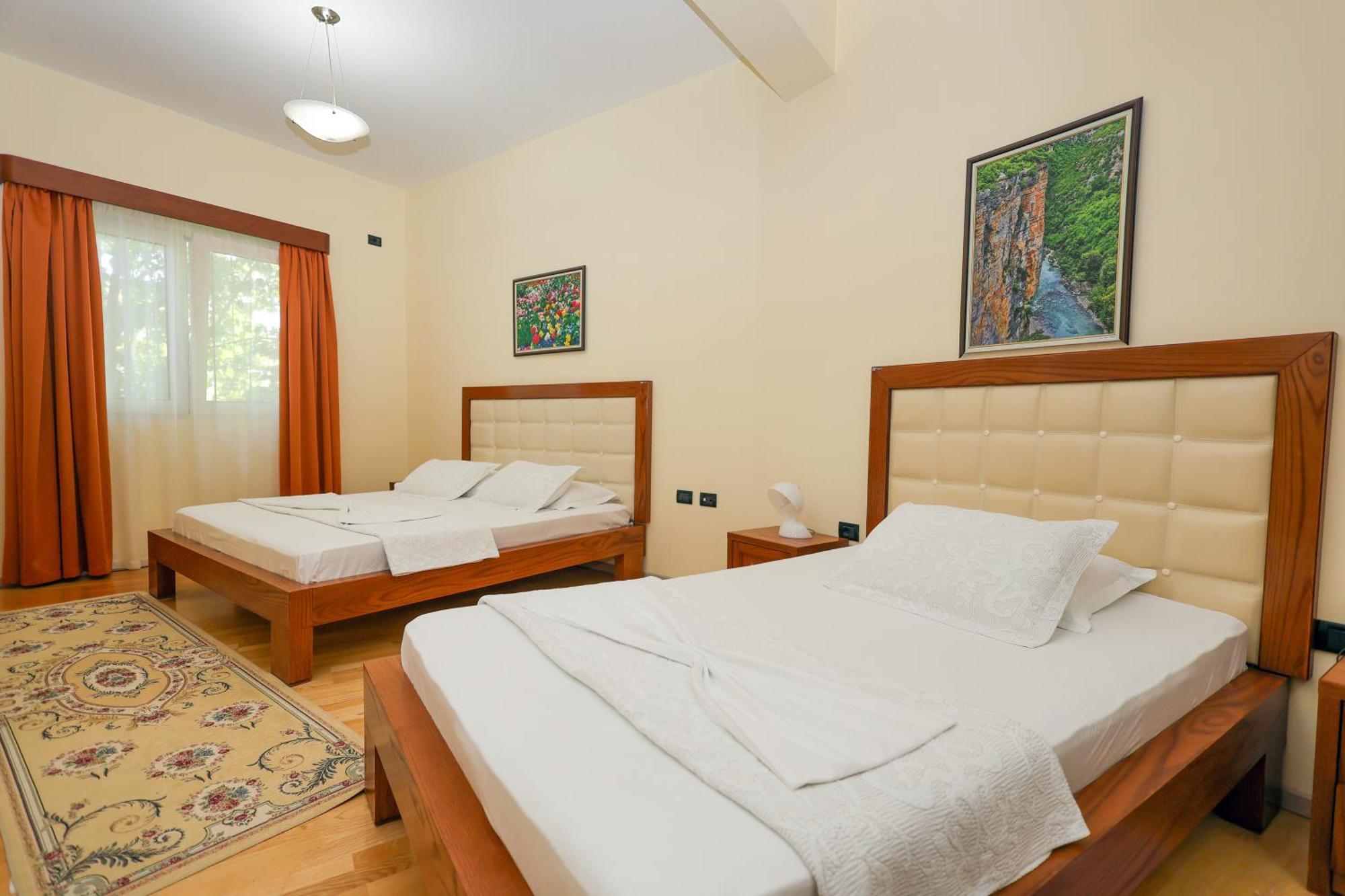Hotel Kanione Cerenisht Buitenkant foto