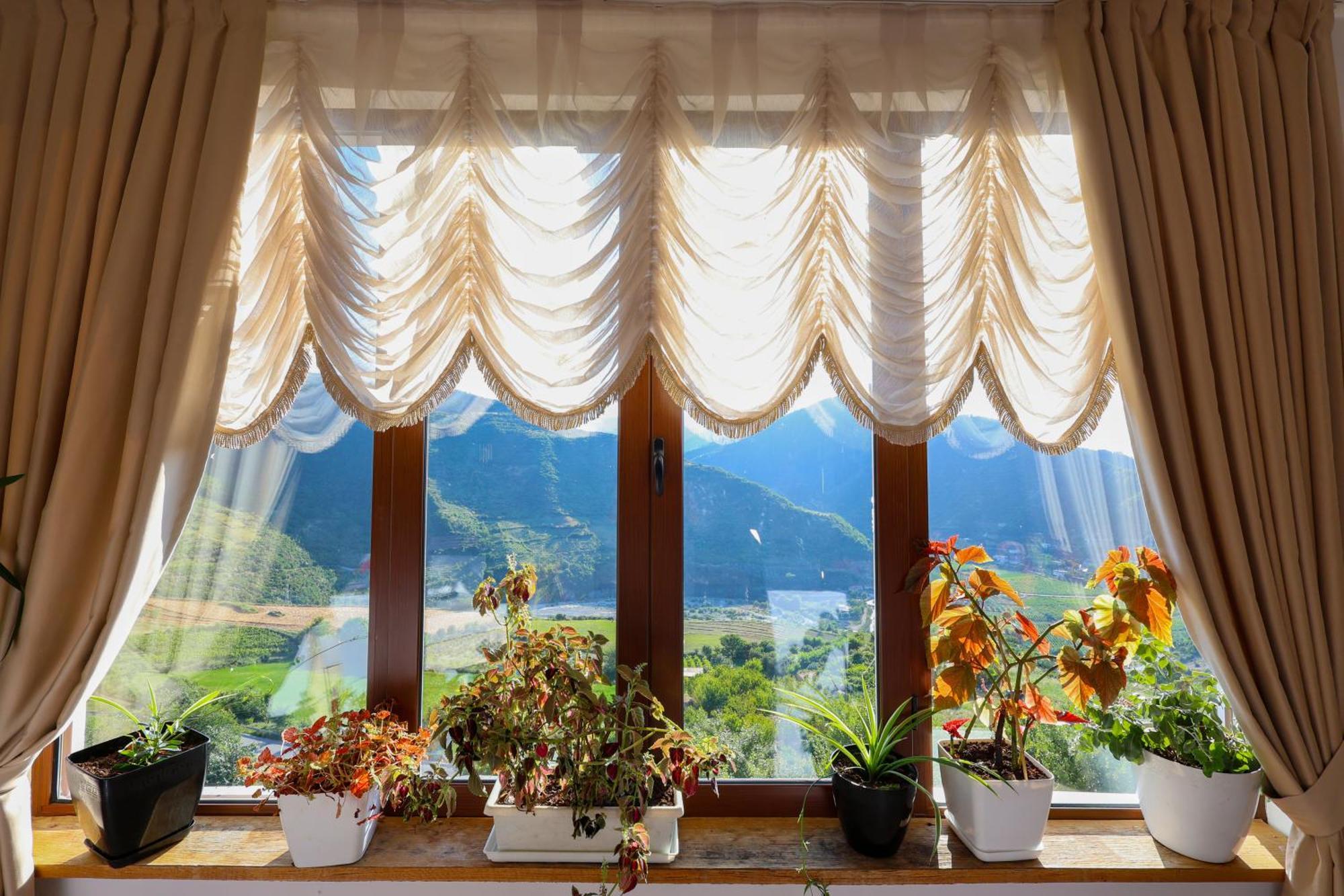 Hotel Kanione Cerenisht Buitenkant foto